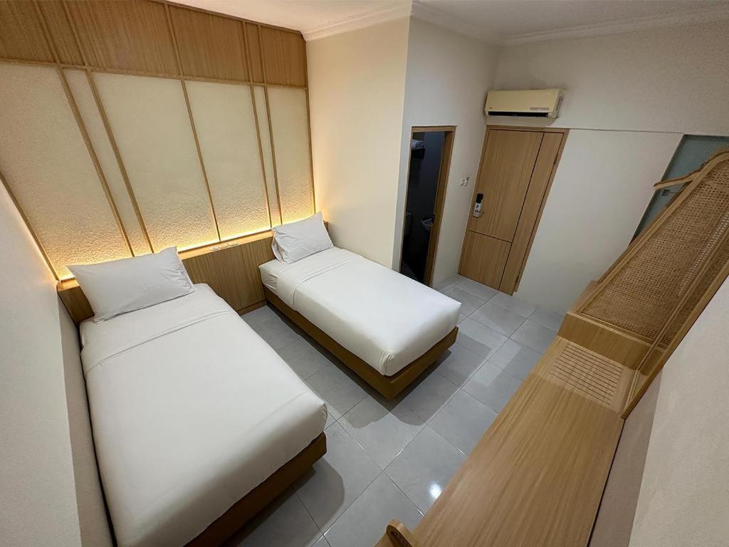 Masri Living By Daphna International Hotel Yogyakarta Bagian luar foto