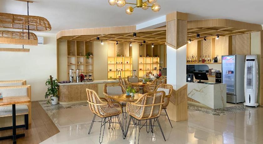 Masri Living By Daphna International Hotel Yogyakarta Bagian luar foto