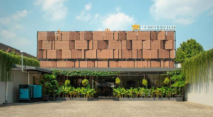Masri Living By Daphna International Hotel Yogyakarta Bagian luar foto